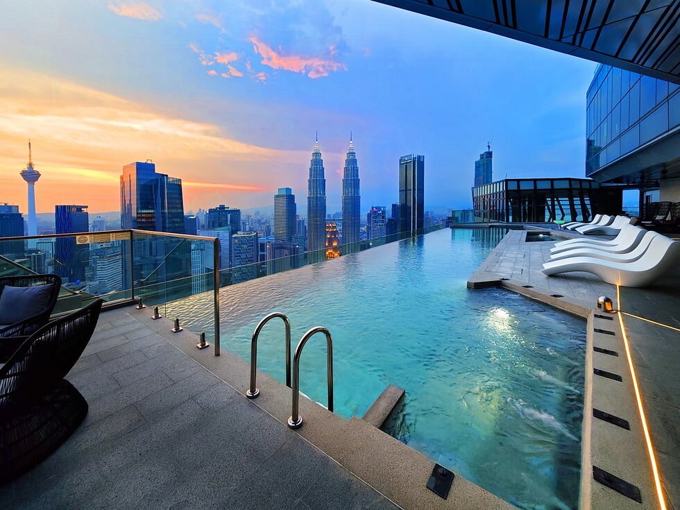 Rooftop pool with a view of the Petronas Twin Towers